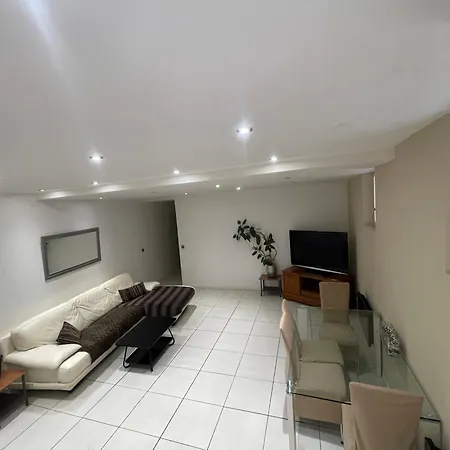 Апартаменты Tres Bel Pres De Montpellier