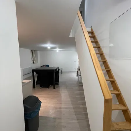 Tres Bel Pres De Montpellier