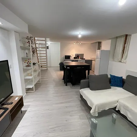 Tres Bel Pres De Montpellier