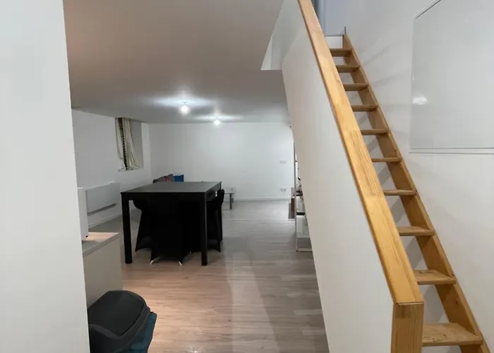 Tres Bel Pres De Montpellier