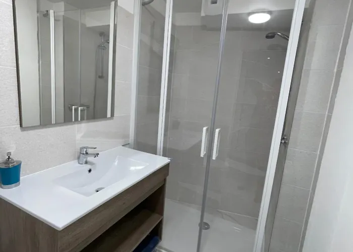 Tres Bel Pres De Montpellier